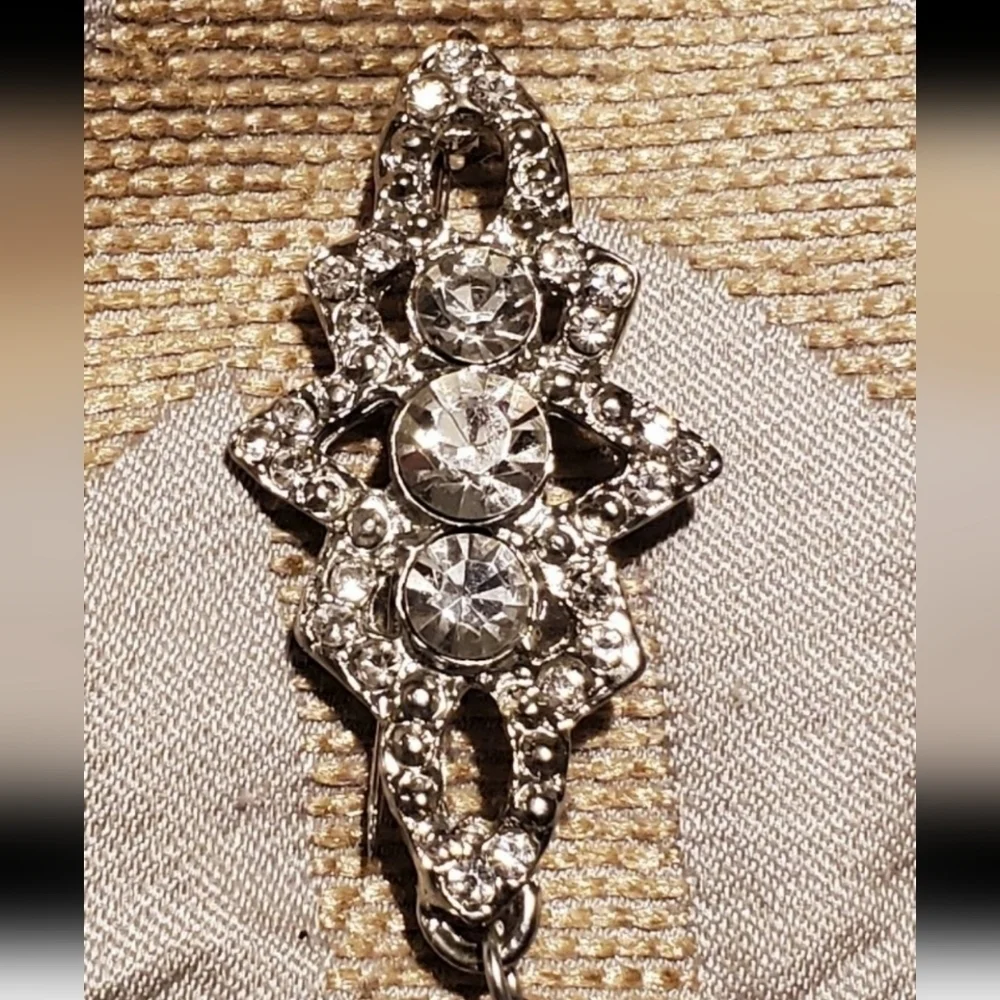 Rhinestone Star Teardrop Pearl Brooch Silvertone